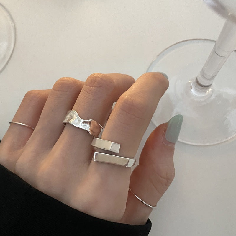 Geometric square ring