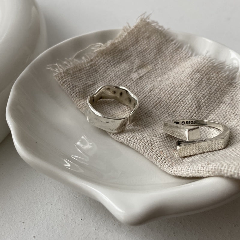 Geometric square ring