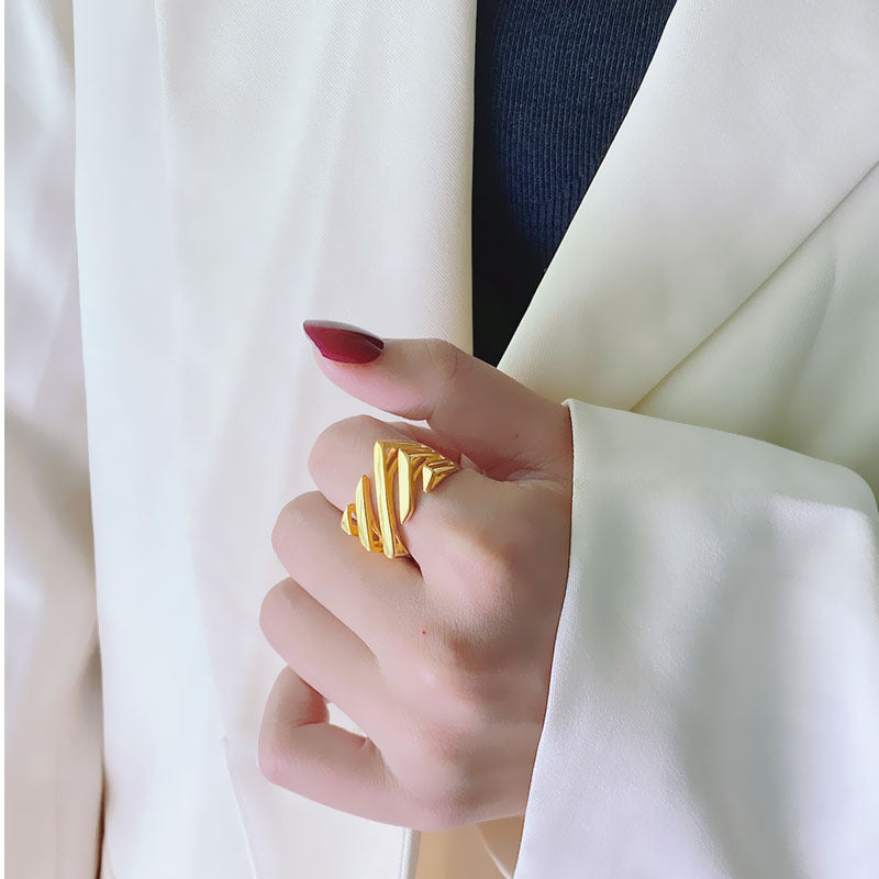 Layered twill ring