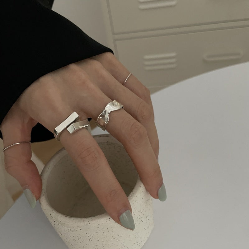Geometric square ring