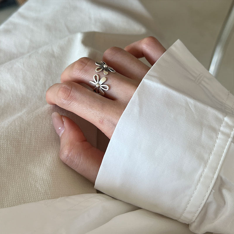 Silver flower ring