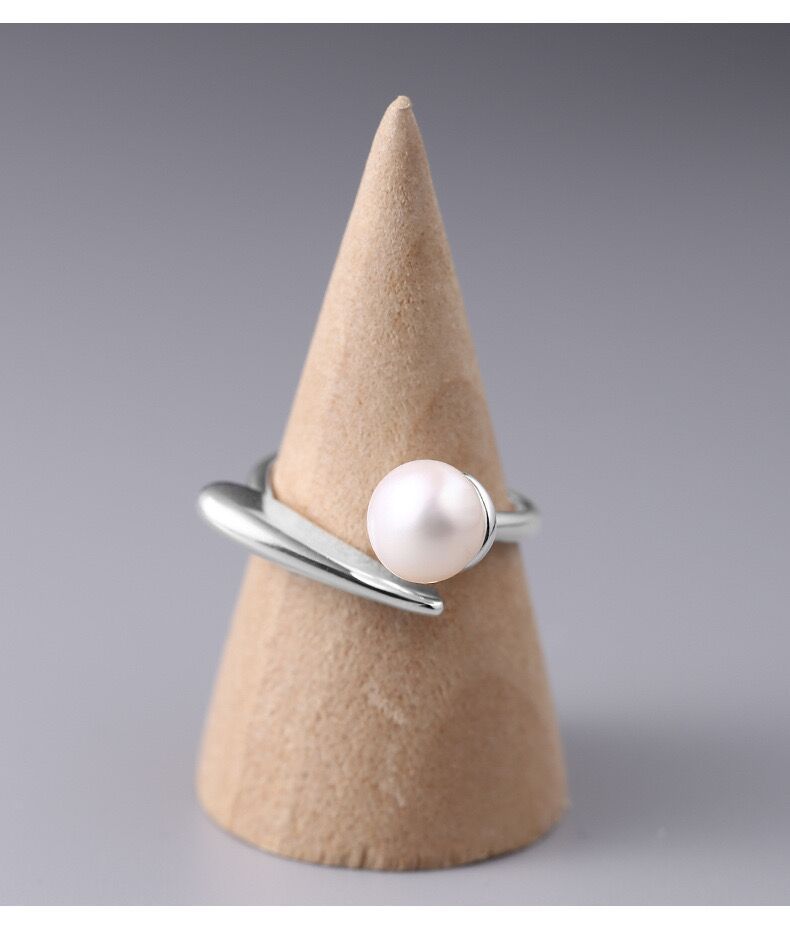 Sterling silver interlocking pearl ring