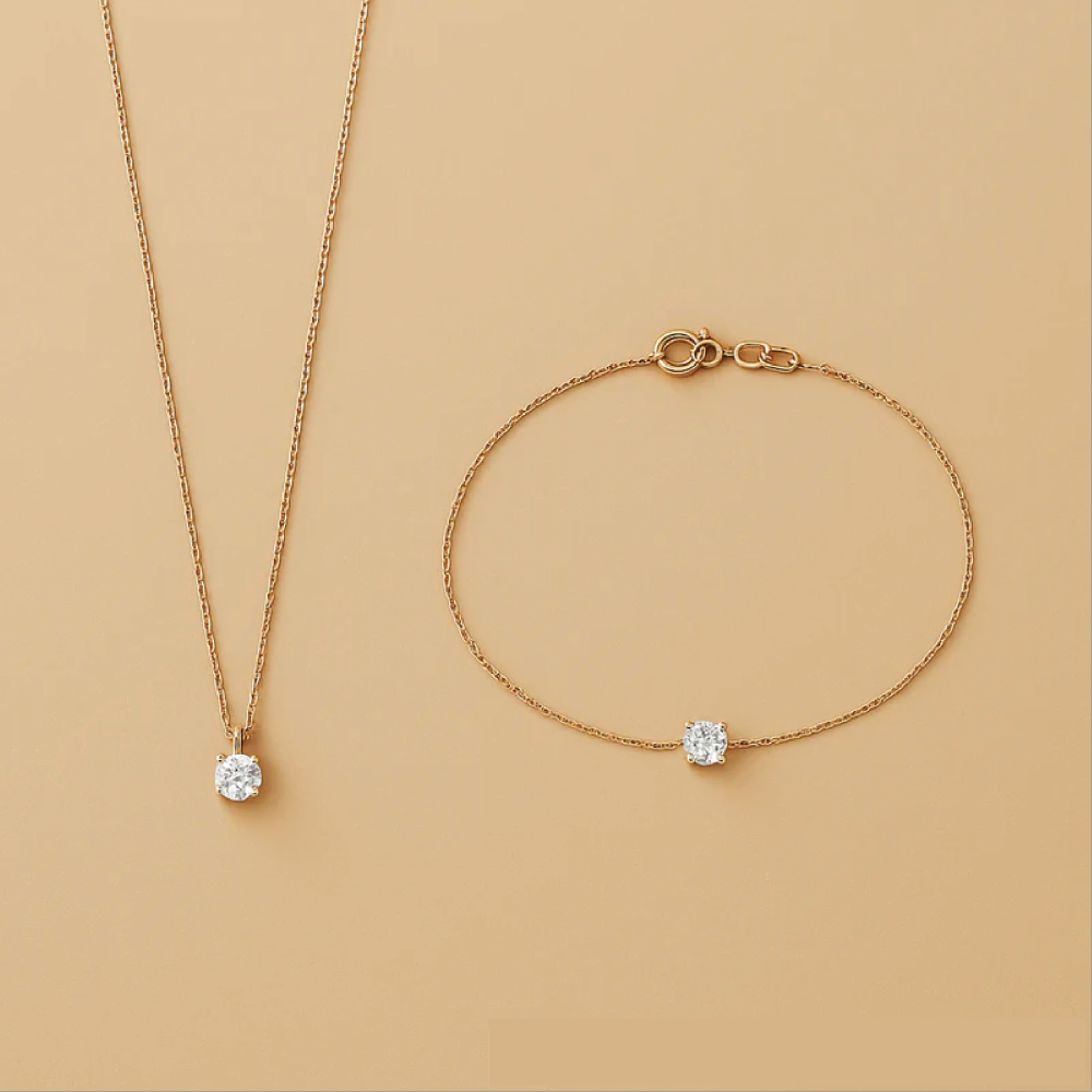 Cléa Moissanite Set in 14K Gold Elegant Sparkle