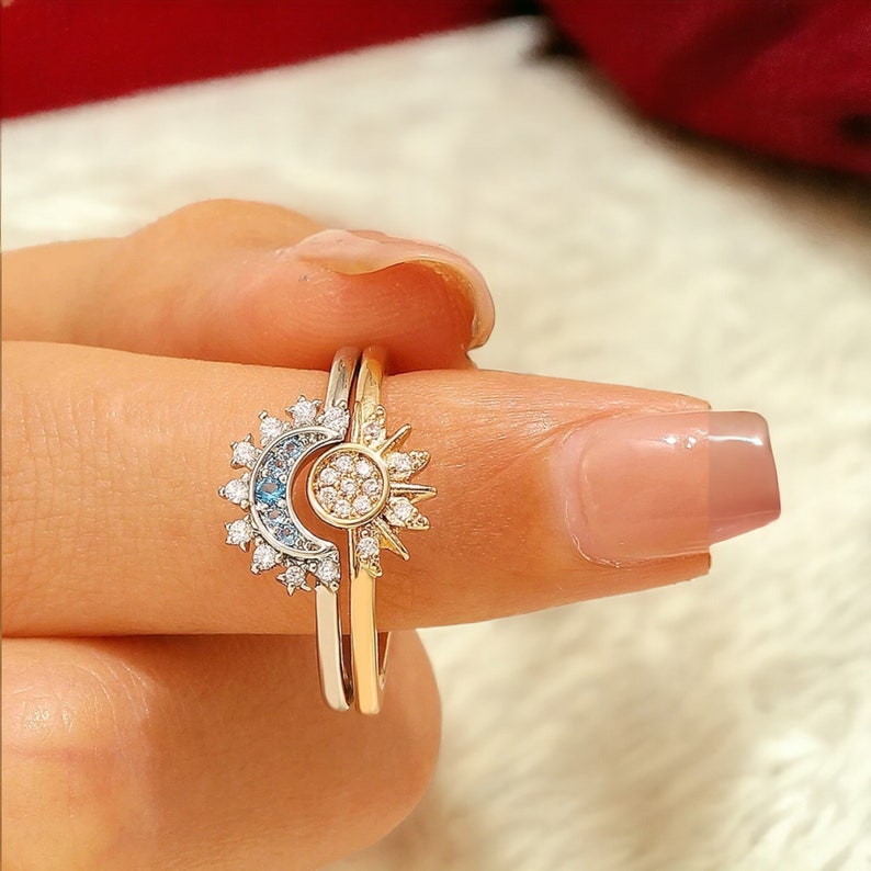 Matching “Linked in Love” rings - Elegant set for you