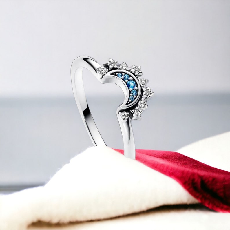 Matching “Linked in Love” rings - Elegant set for you