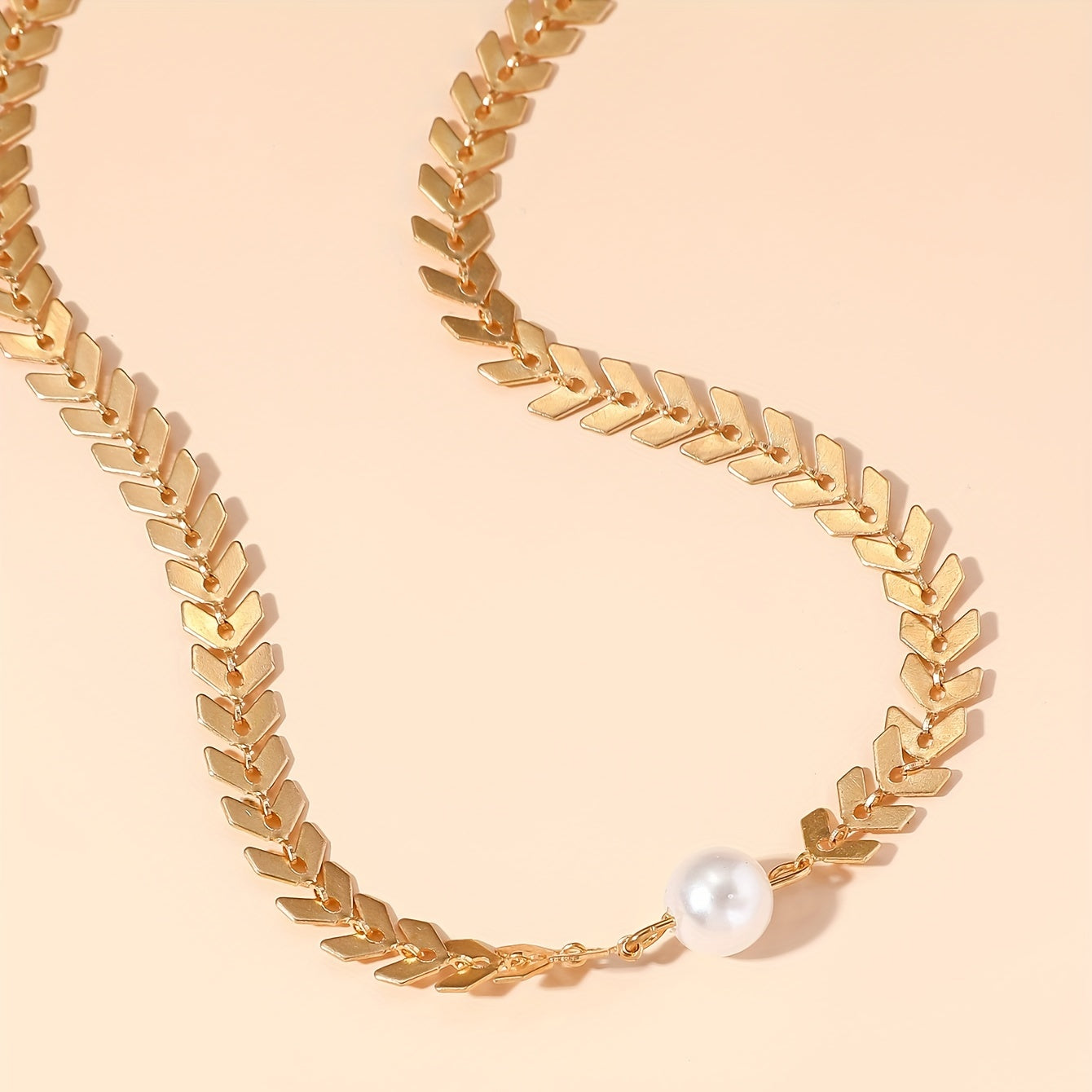 Golden Serenity Elegant Leaf & Pearl Necklace for Casual to Chic Looks