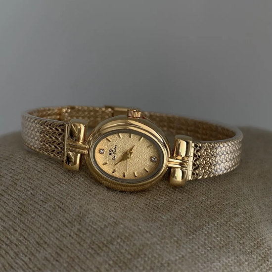 Golden Sheaf – Oval Dial Quartz Timepiece