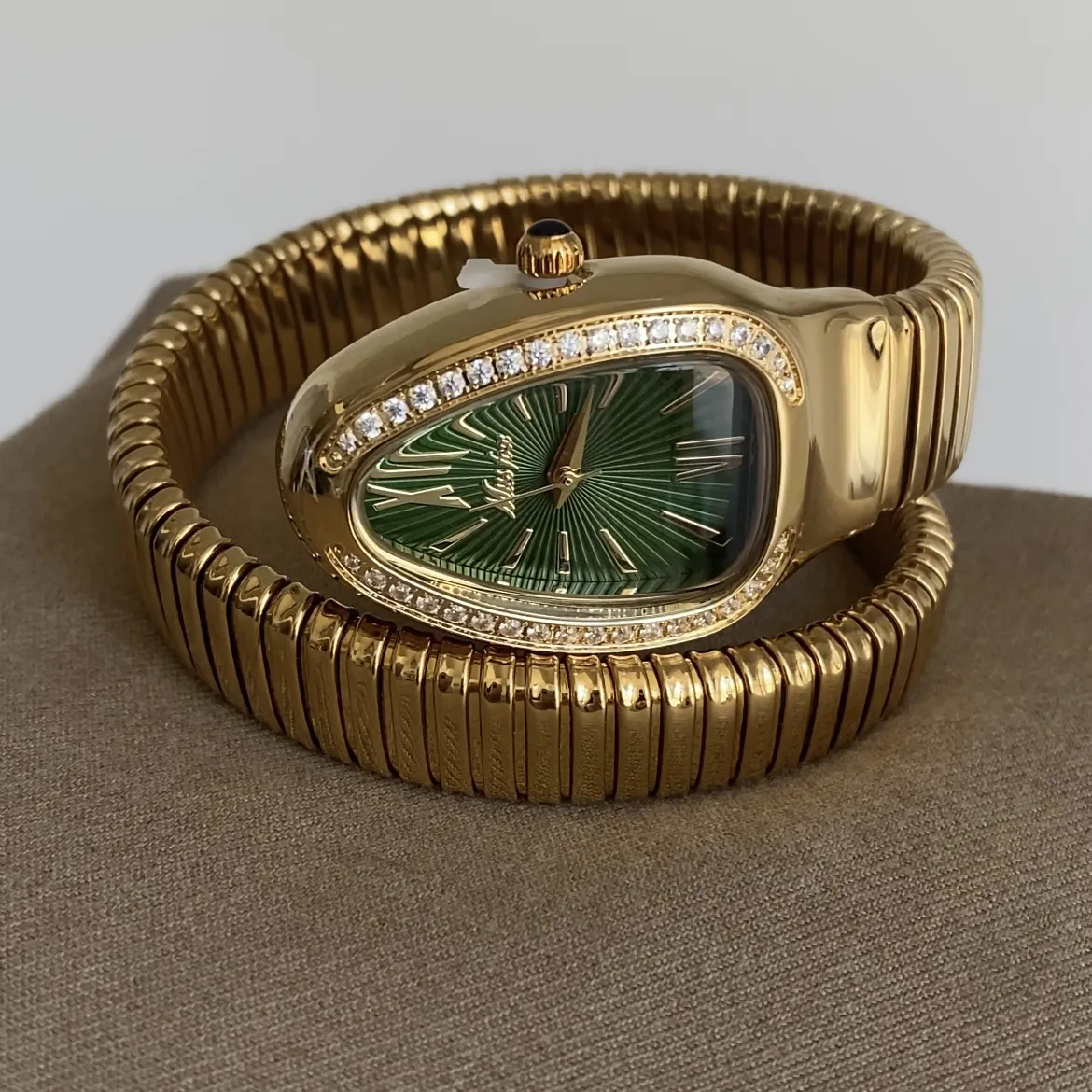 Gold & Green Serpenti – Diamond-Embellished Quartz Timepiece