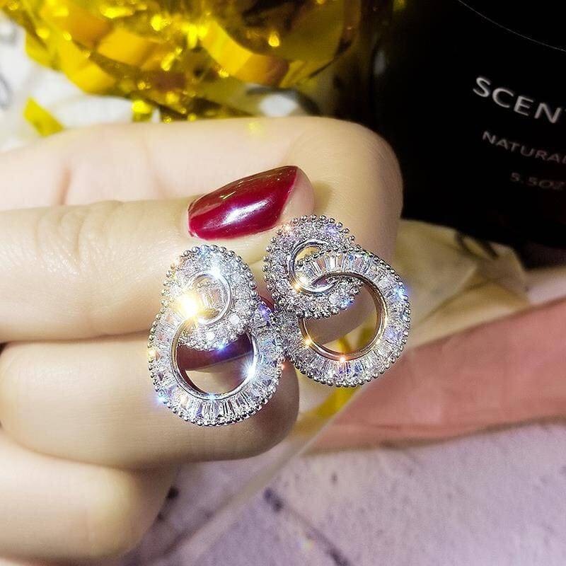 The Elise interlocking circle earrings