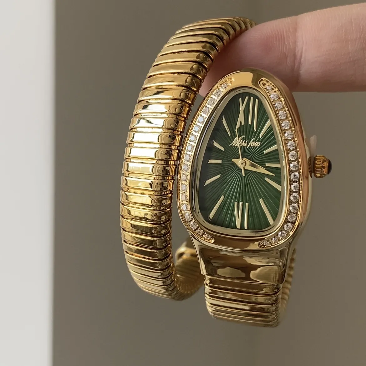 Gold & Green Serpenti – Diamond-Embellished Quartz Timepiece