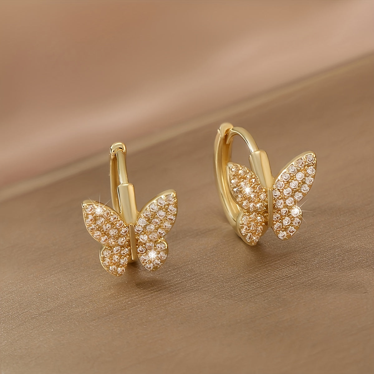Luxury Butterfly Hoop Earrings – Sparkling Gold