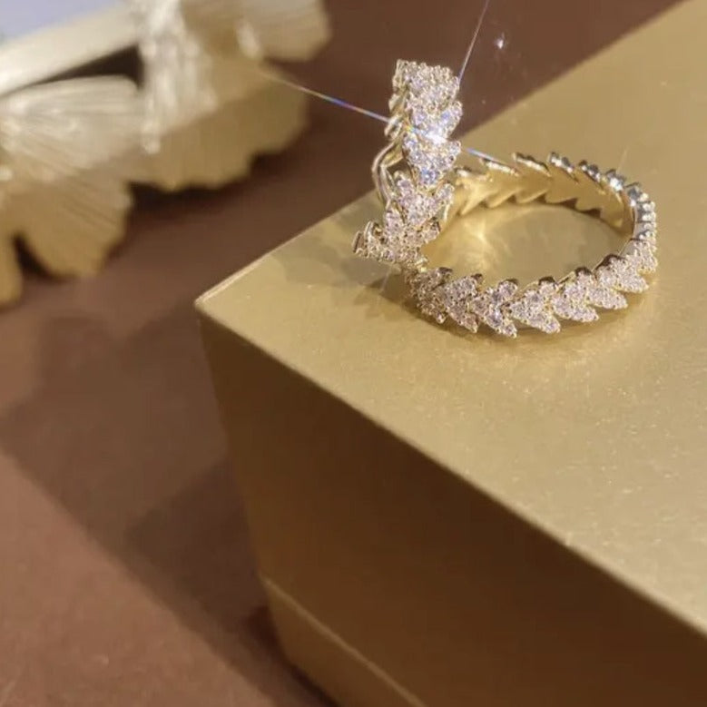 Zirconia Set Wreath Earring