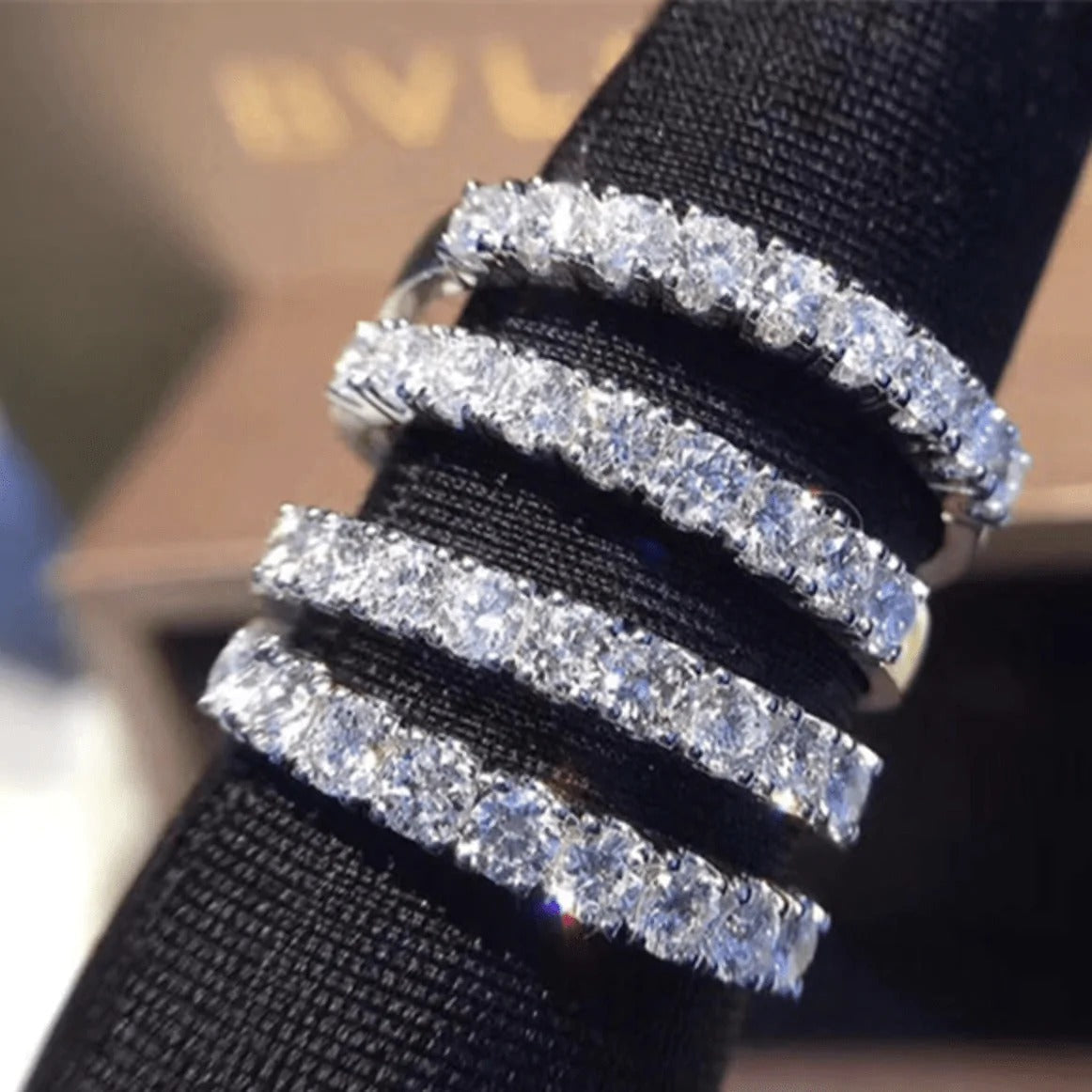 The Daybreak Daisy Band Ring