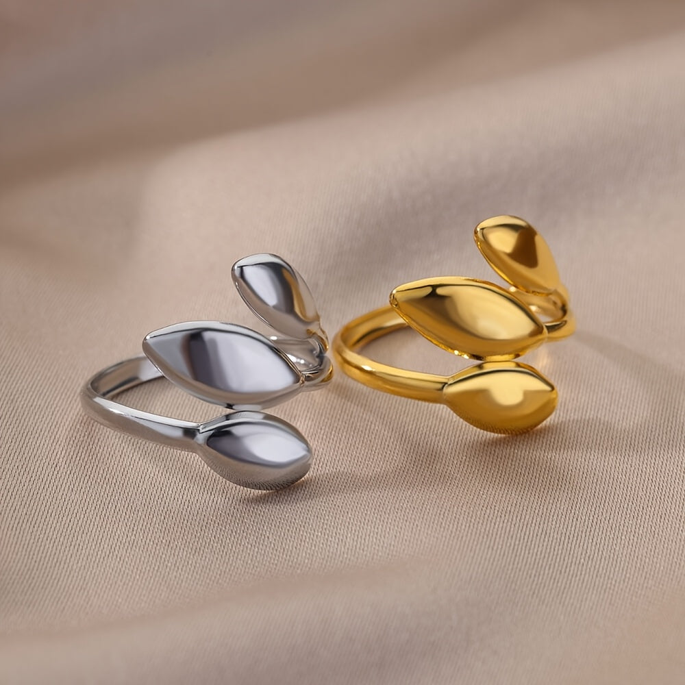 Whispering Willow Elegant Leaf Design Statement Ring