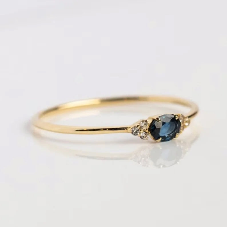 Elegant birthstone ring - Art Deco design