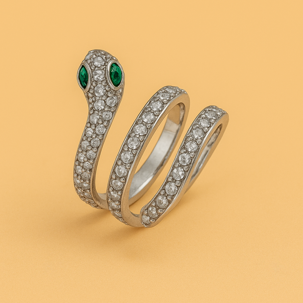 Luxury snake ring in gold with two-tone design