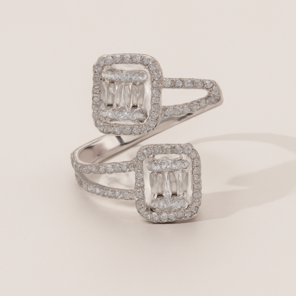 Ring of golden copper with zirconia