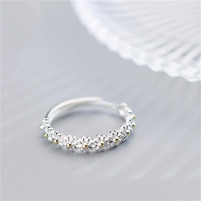 Adjustable Silver Daisy Ring – Hand-Painted Enamel Bloom