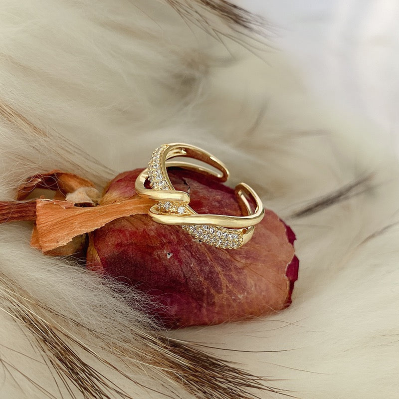 Personalized geometric adjustable ring