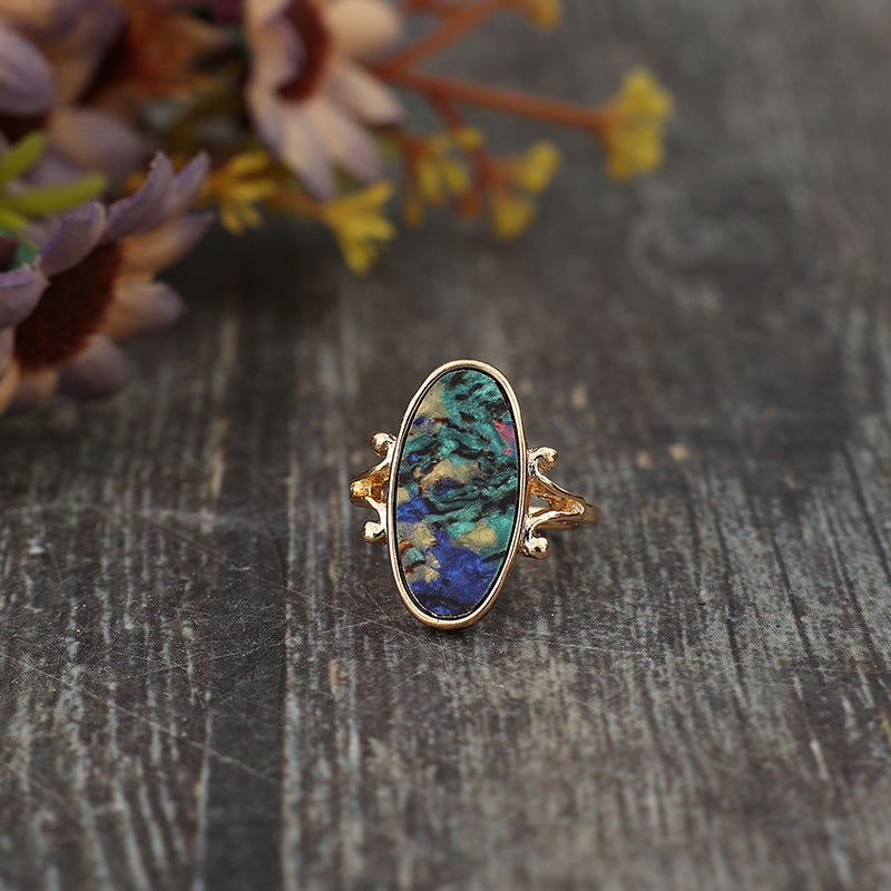 Elegant Vintage Ring with Multicolor Opal