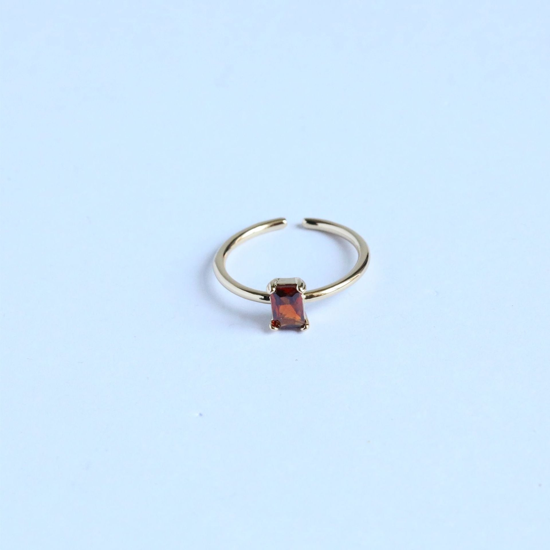 Elegant vintage birthstone ring