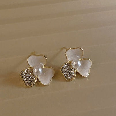 Zania Flower Leaf Pearl Earrings