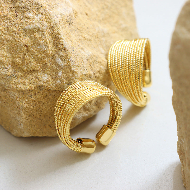 Vera Gold Ring with Open Tip