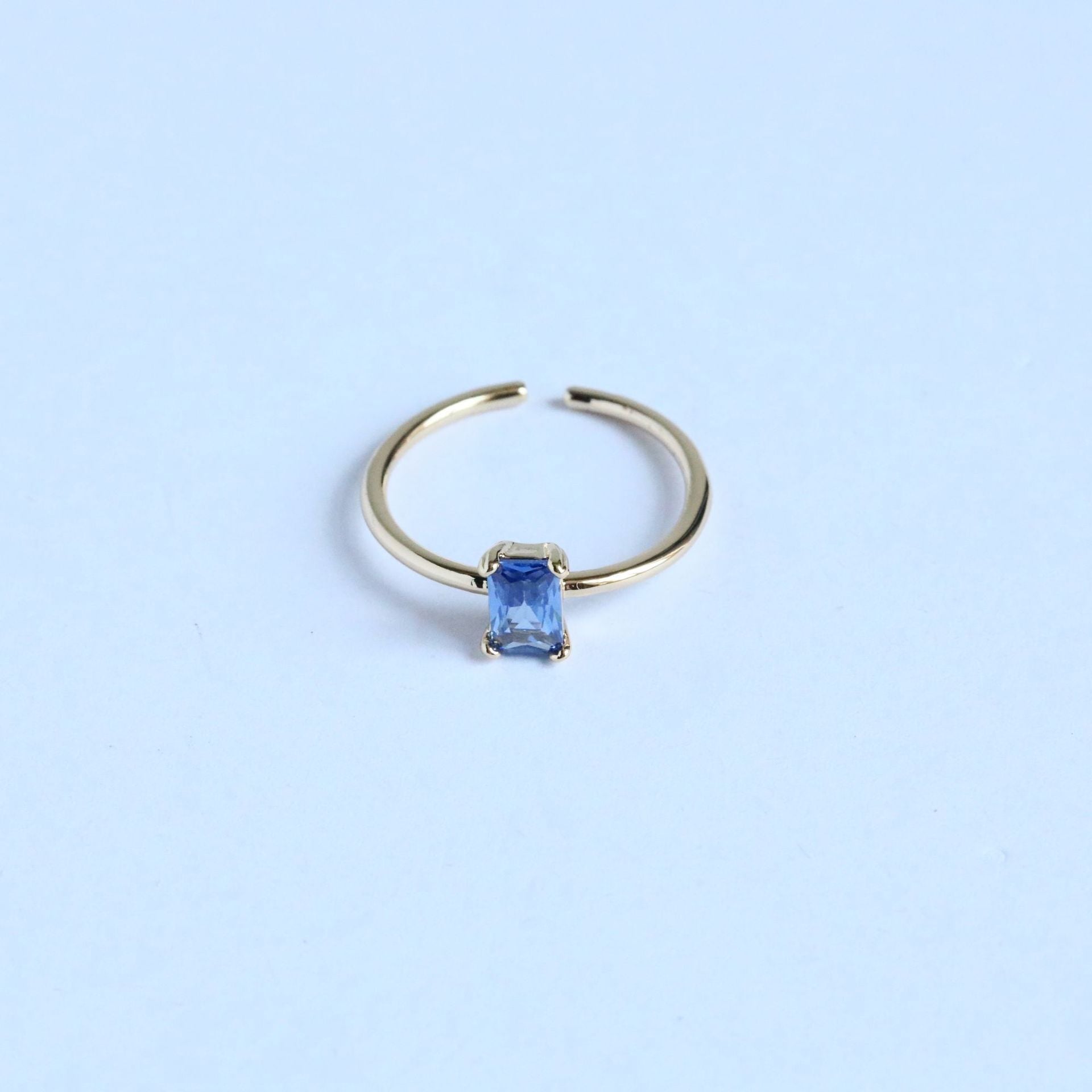 Elegant vintage birthstone ring