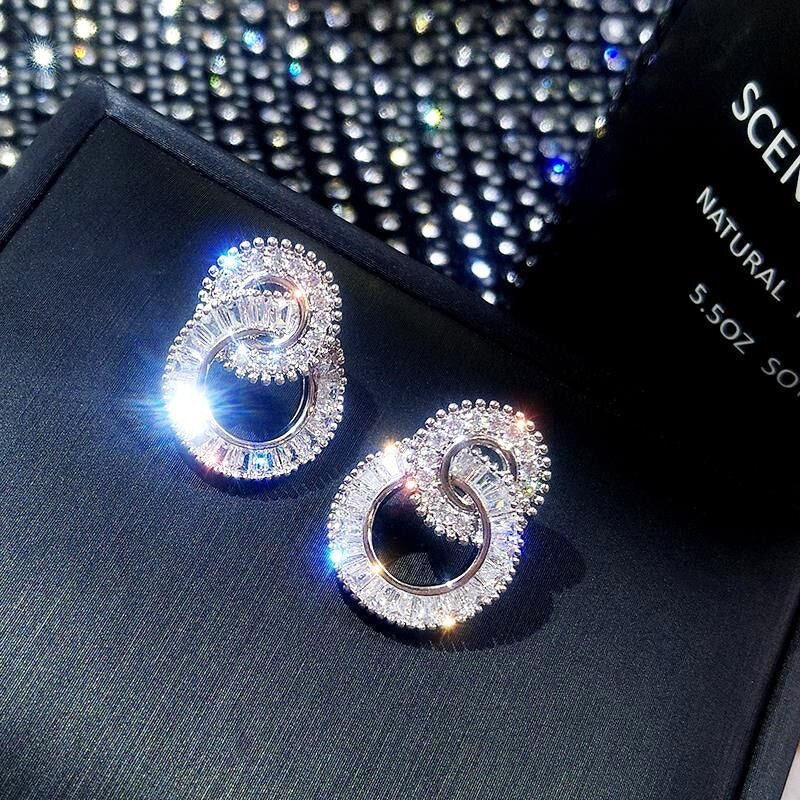 The Elise interlocking circle earrings
