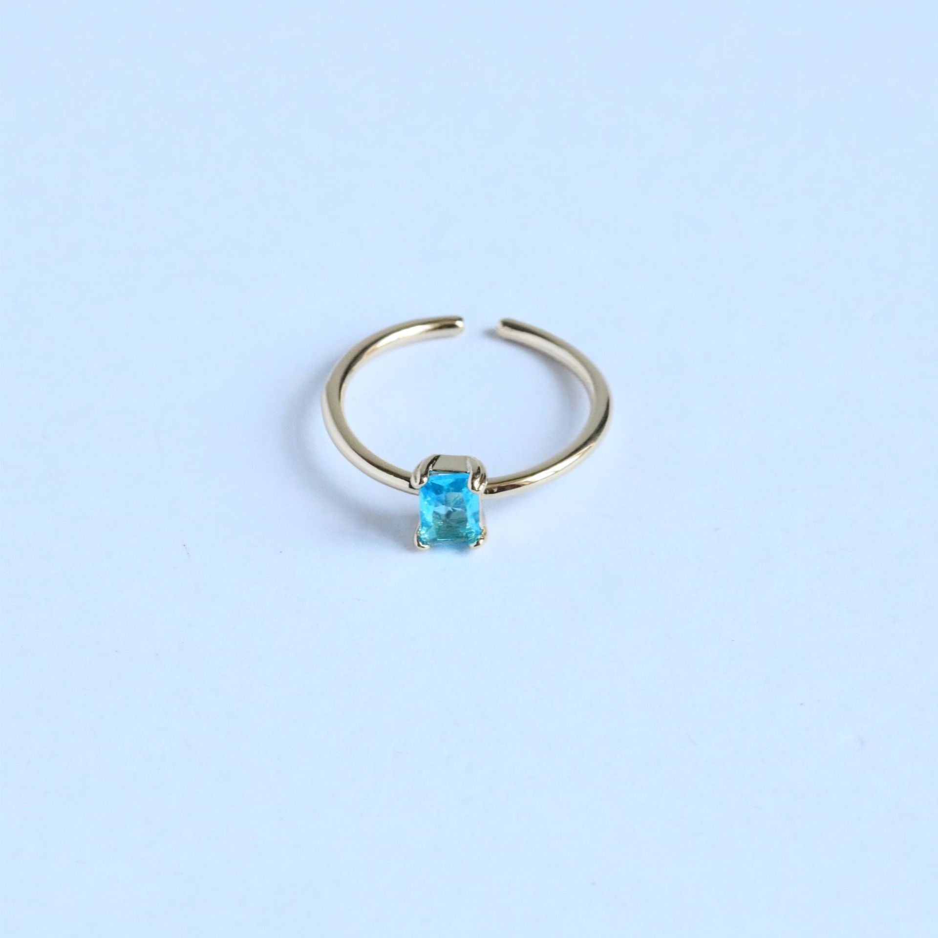 Elegant vintage birthstone ring