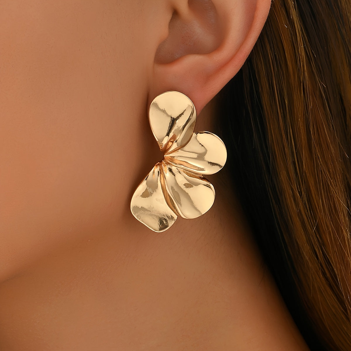 Golden Bloom Elegant Floral Geometry Earrings for Her