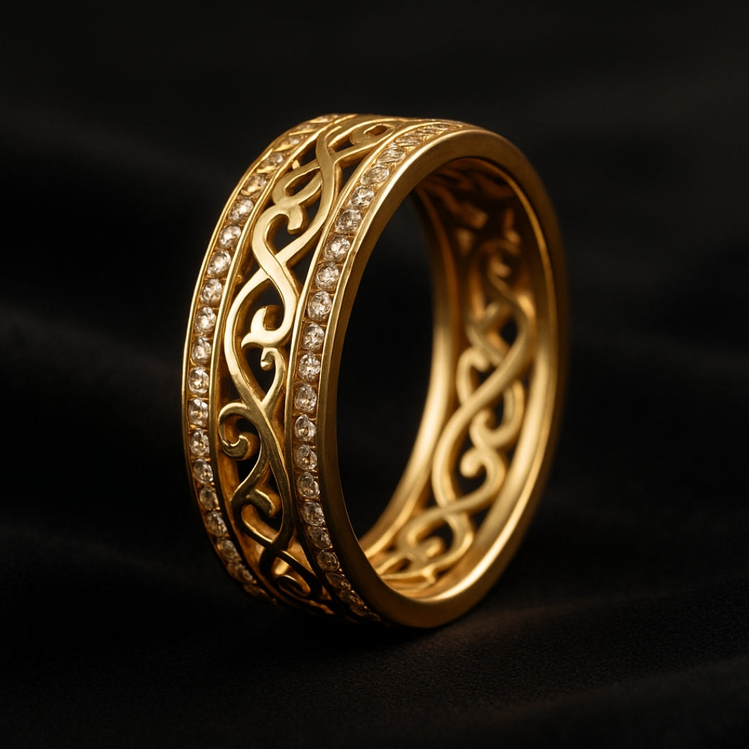 Bright Hollow Gold Ring – Light, Luminous, Effortlessly Bold