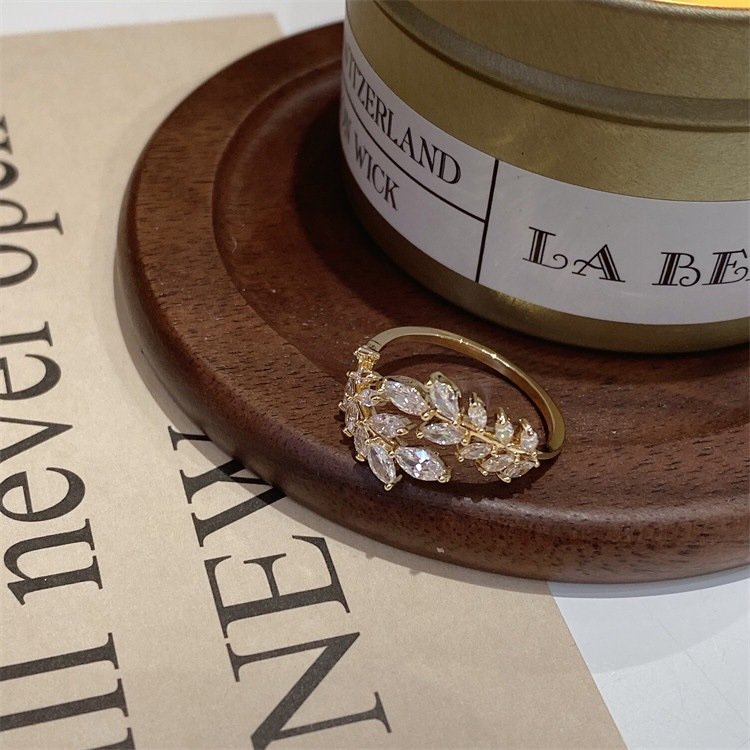 Gold-plated Zirconia Wreath Ring