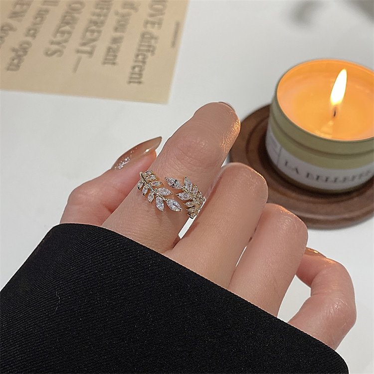 Wreath of Light: Gold-Plated Zirconia Ring