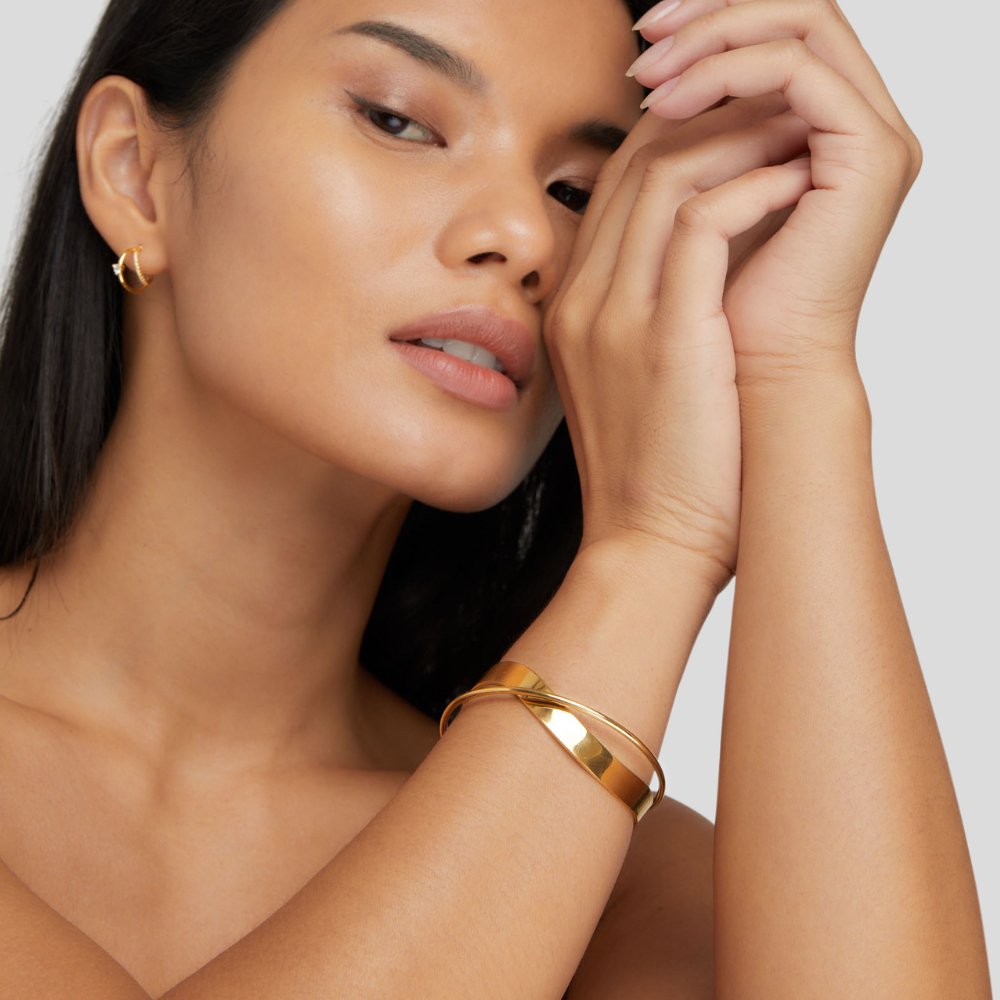 Eve - Unique Gold Bangle