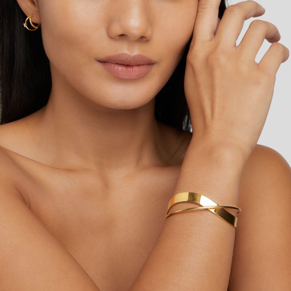 Eve - Unique Gold Bangle