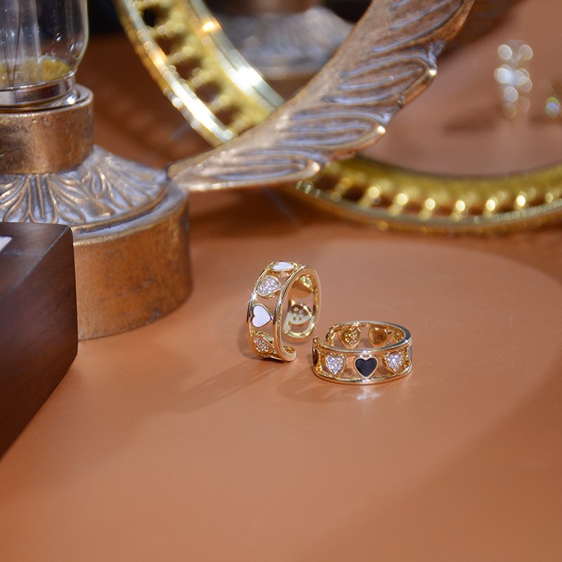 Openwork zirconia inlaid heart ring