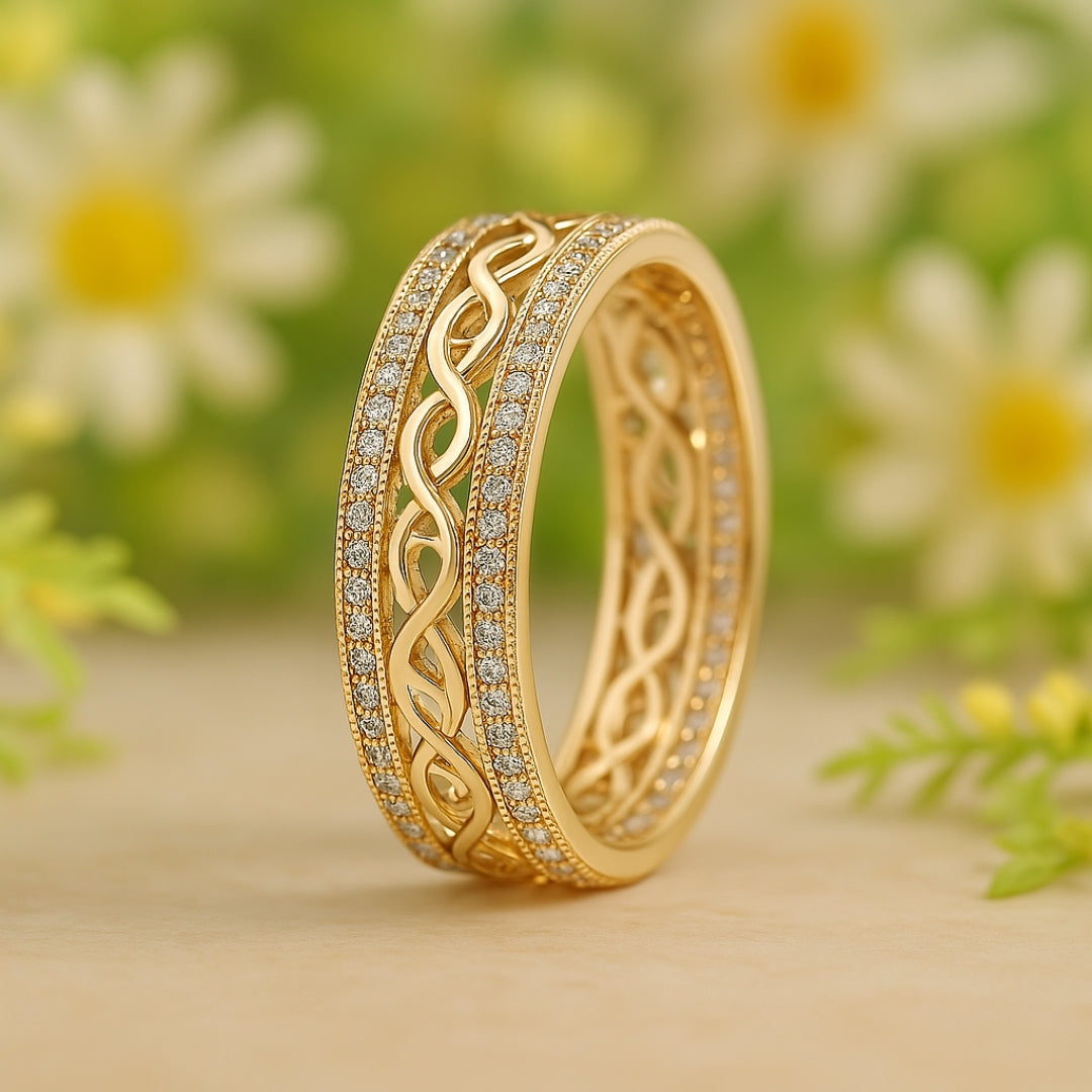 Bright Hollow Gold Ring – Light, Luminous, Effortlessly Bold