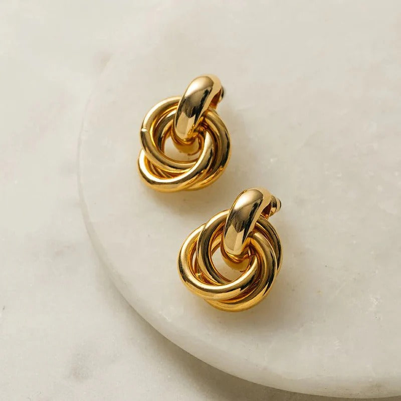 Interlocking Hoop Earrings in Radiant 14K Gold Harmony