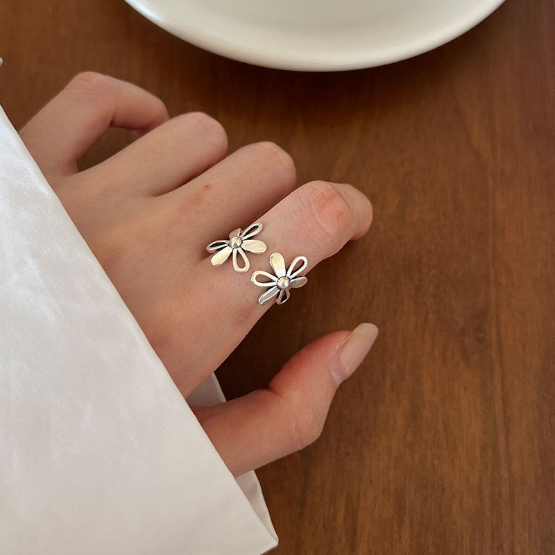 Silver flower ring