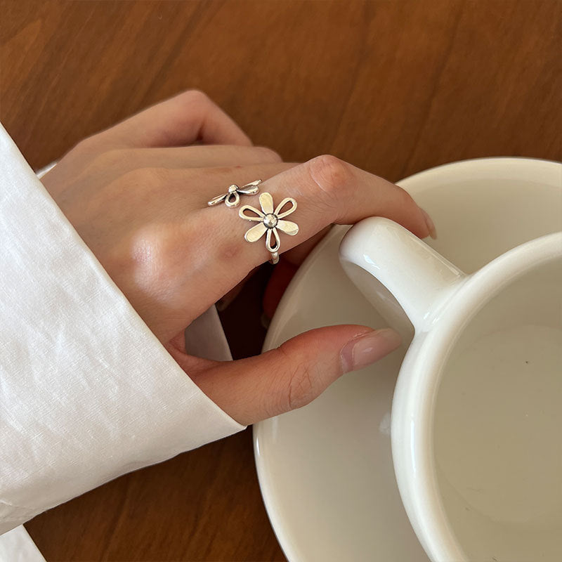 Silver flower ring