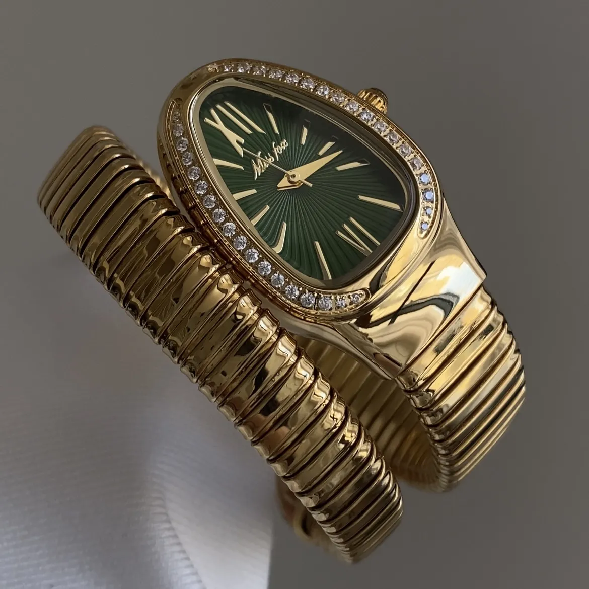 Gold & Green Serpenti – Diamond-Embellished Quartz Timepiece