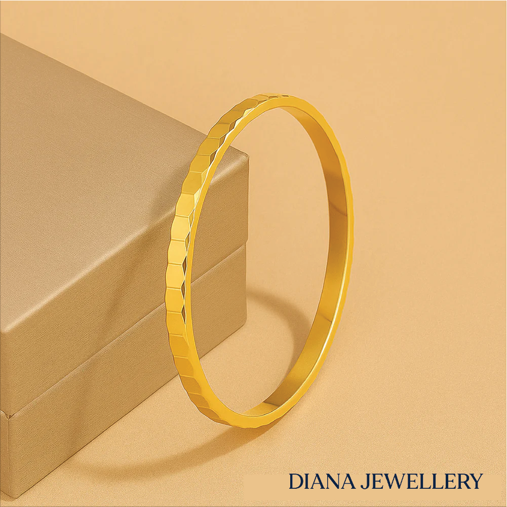 Serelina Vantini | Elegant 16k Gold Bracelet