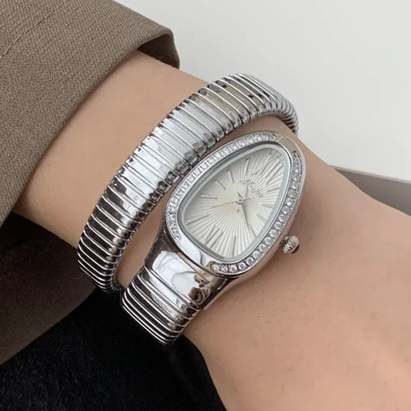 Silver Serpenti Quartz Watch – Sparkling Diamonds and Sculpted Elegance