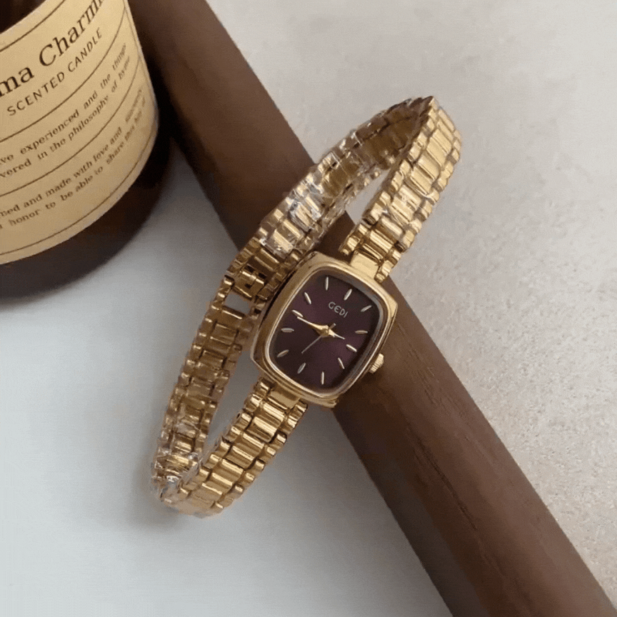 Golden Charm – Rectangular Chain-Link Bracelet Watch