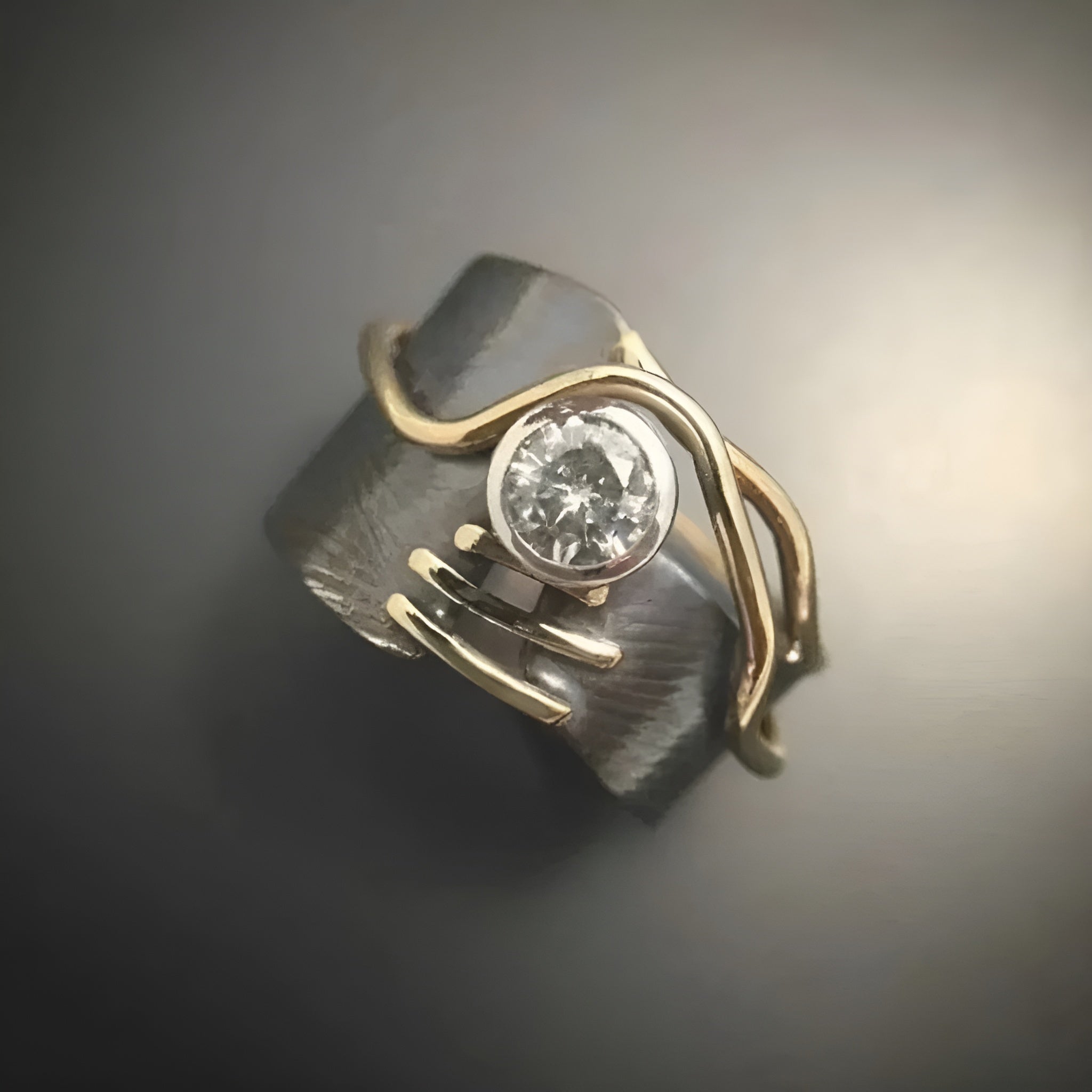 Deep - Luminous Vintage Ring in Silver