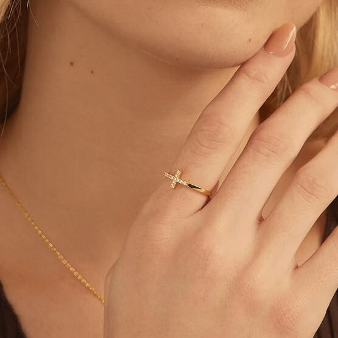 Fantas Cross Ring