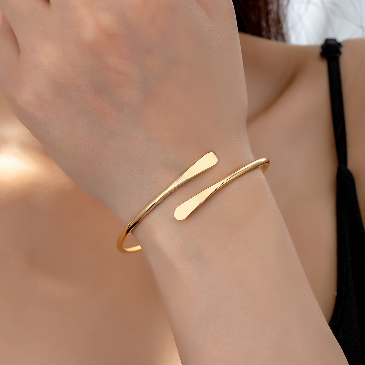 Silken Arc Minimal Gold Bangle for Casual Chic