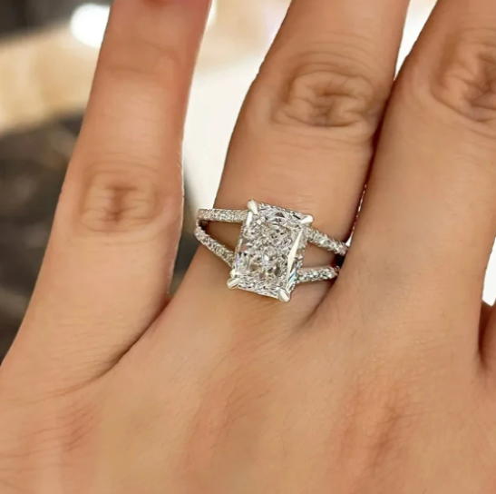 Serena Diamond Solitaire Ring