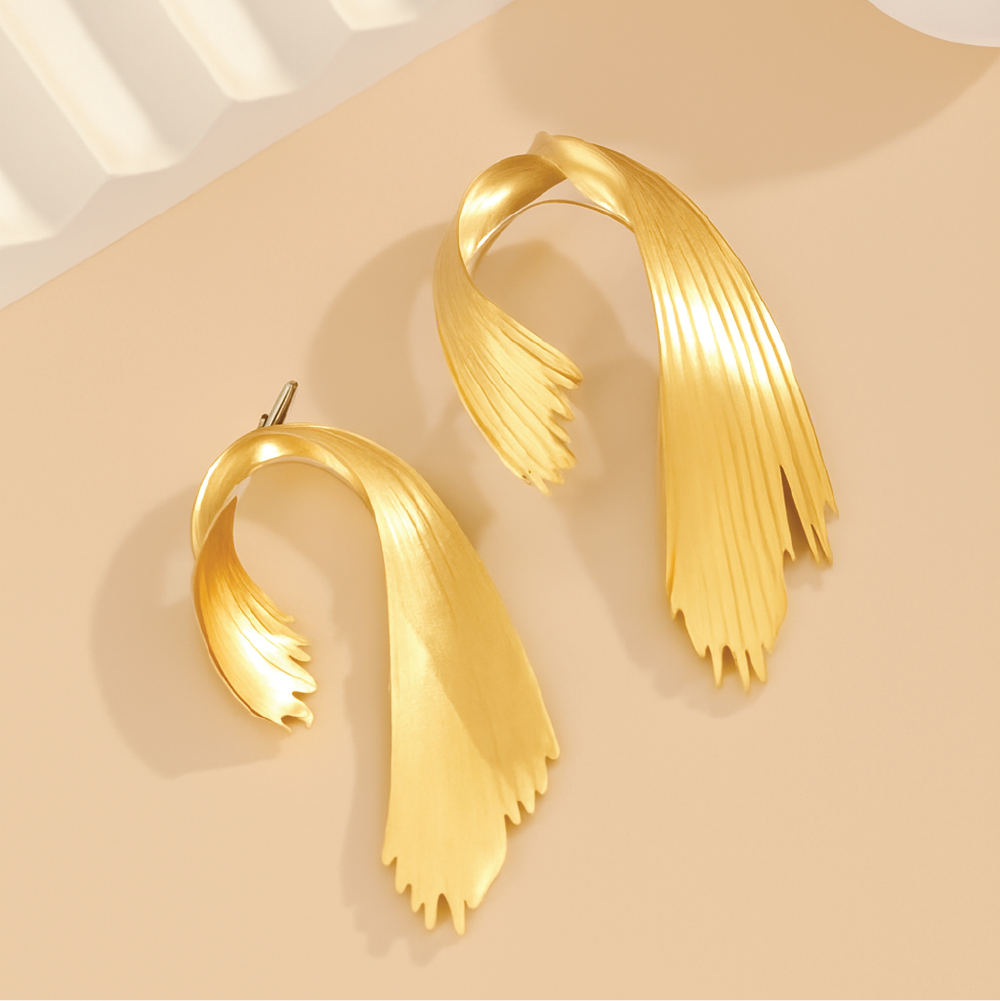 Luxury Artistic Earrings – Unique Design with Elegant Appeal